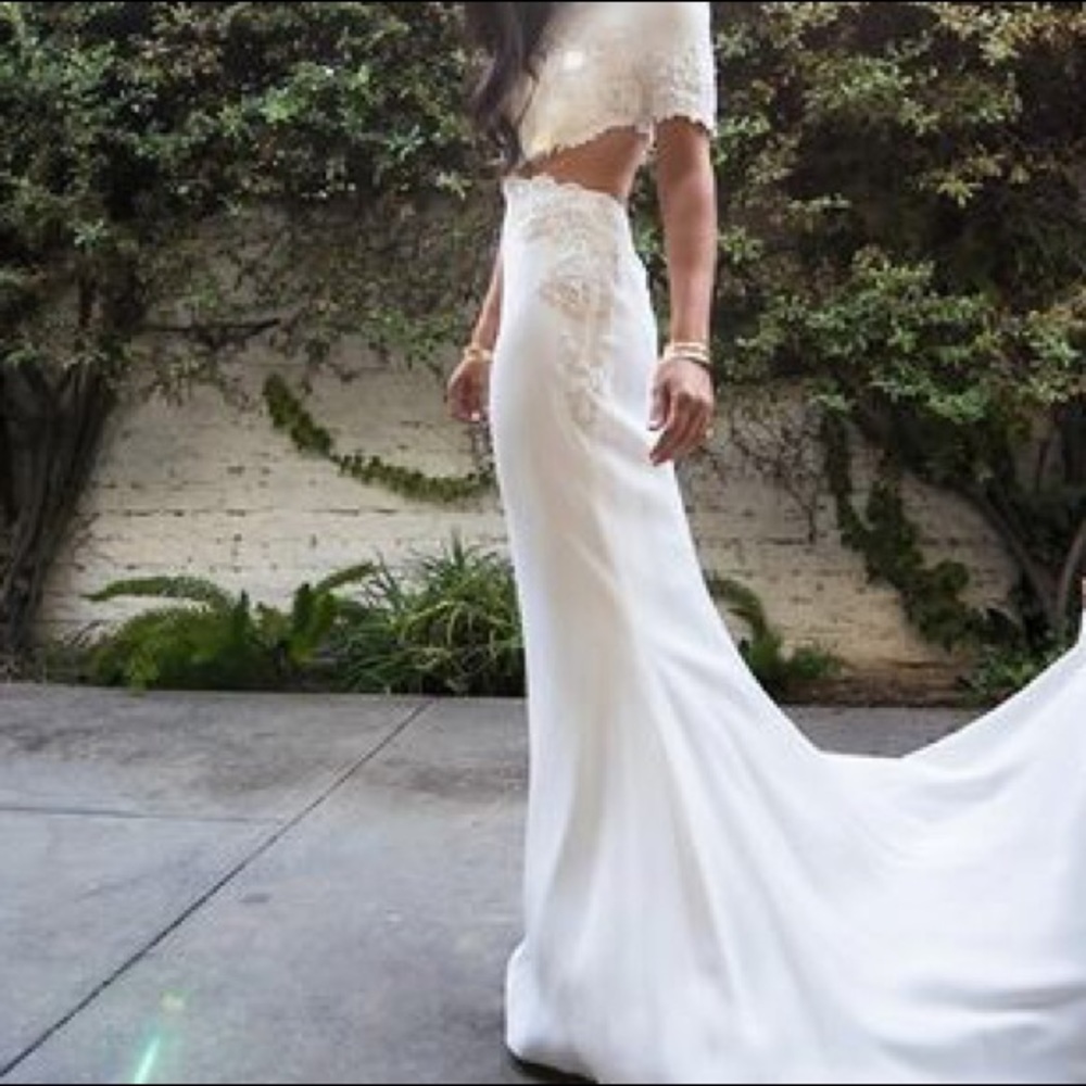 Reem Acra 2 piece “I’m Chic” Wedding Dress Size 10